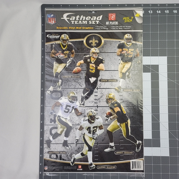 Fathead Team Set New Orleans Saints Reusable Vinyl Wall Graphics - Picture 5 of 9